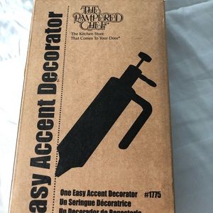 Pampered Chef Easy Accent decorator